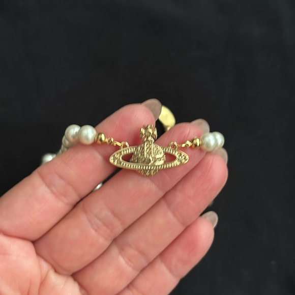 Vivienne Westwood Mini Bas Relief Pearl Choker - Picture 4 of 8